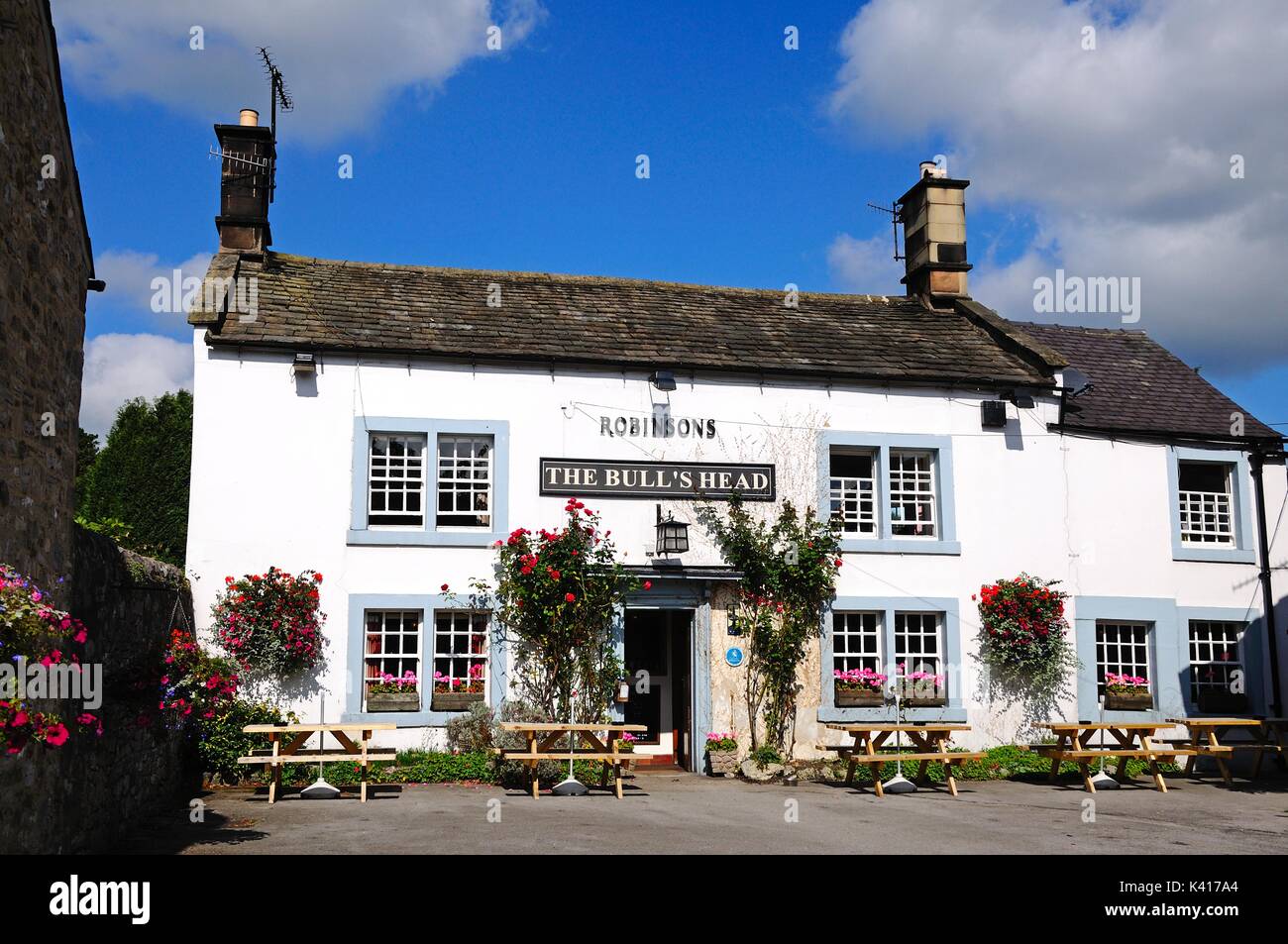 The Bulls Head Pub in Church Street, Ashford-in-the-Water, Derbyshire, England, UK, Western Europe. Stock Photo