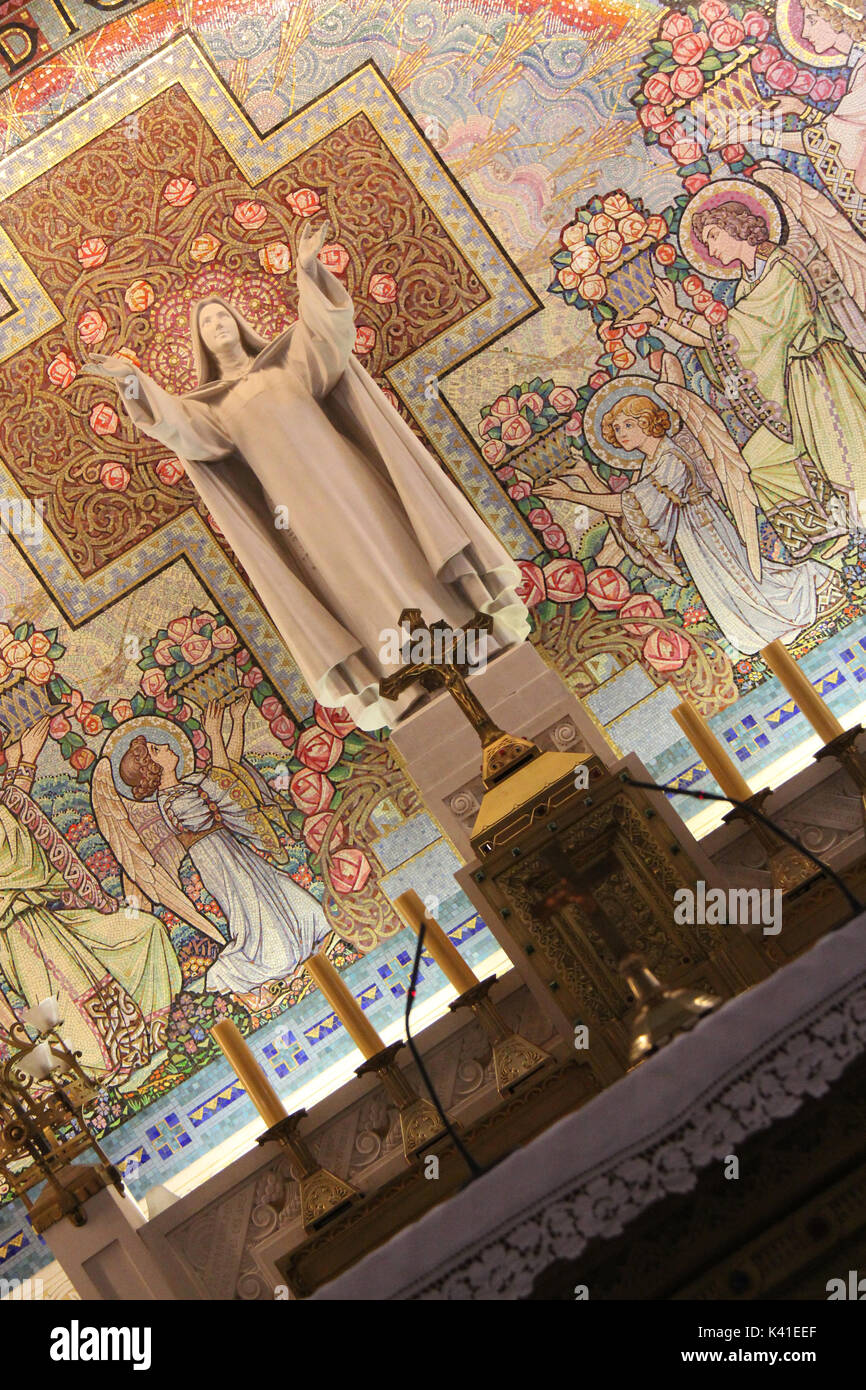 Lisieux mosaique basilique hi-res stock photography and images - Alamy