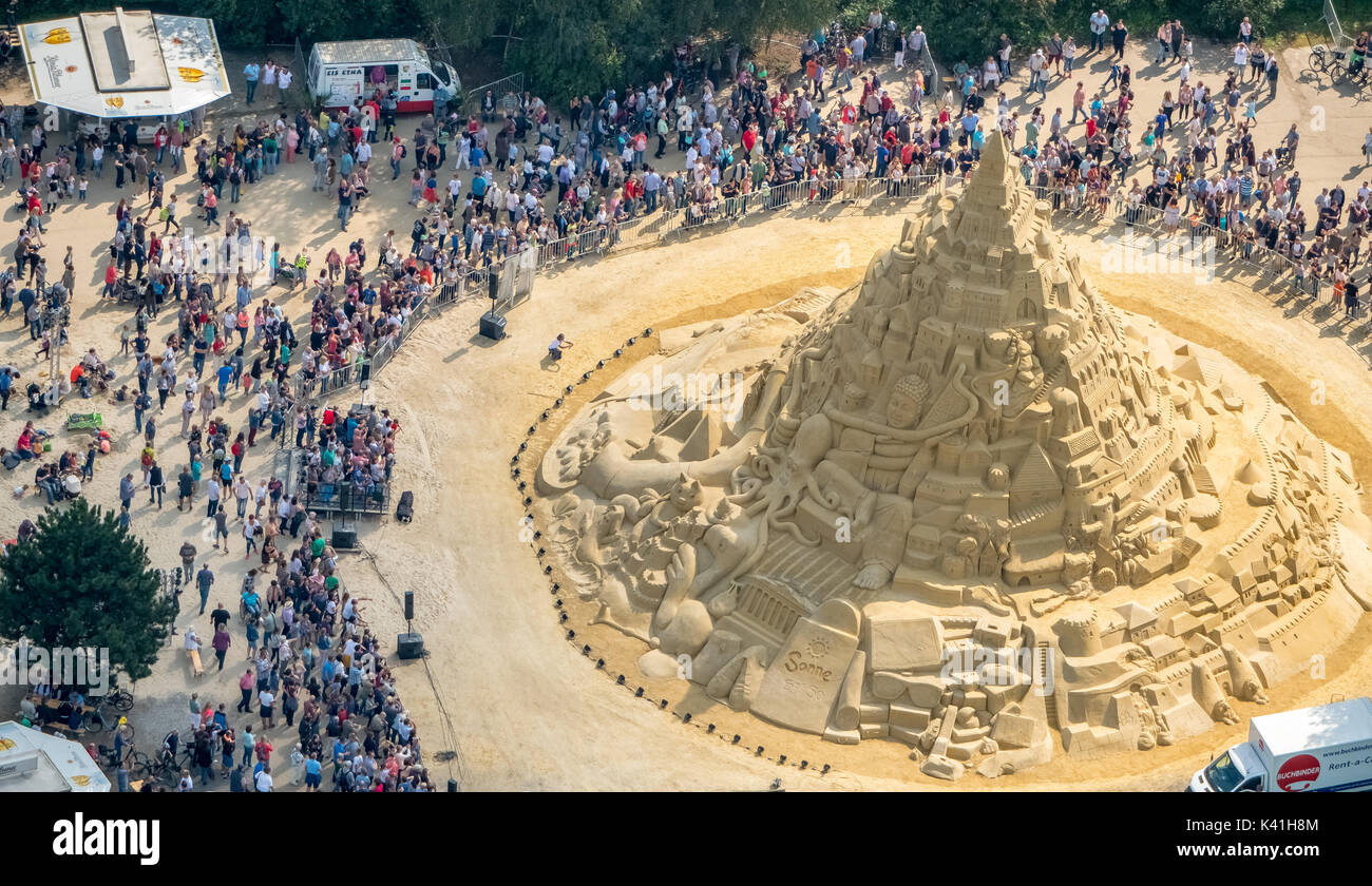 build world record sand castles: 16.679 meters, Landscape Park Duisburg-Nord, many visitors come to the former steel plant, the Guinness Book of Recor Stock Photo