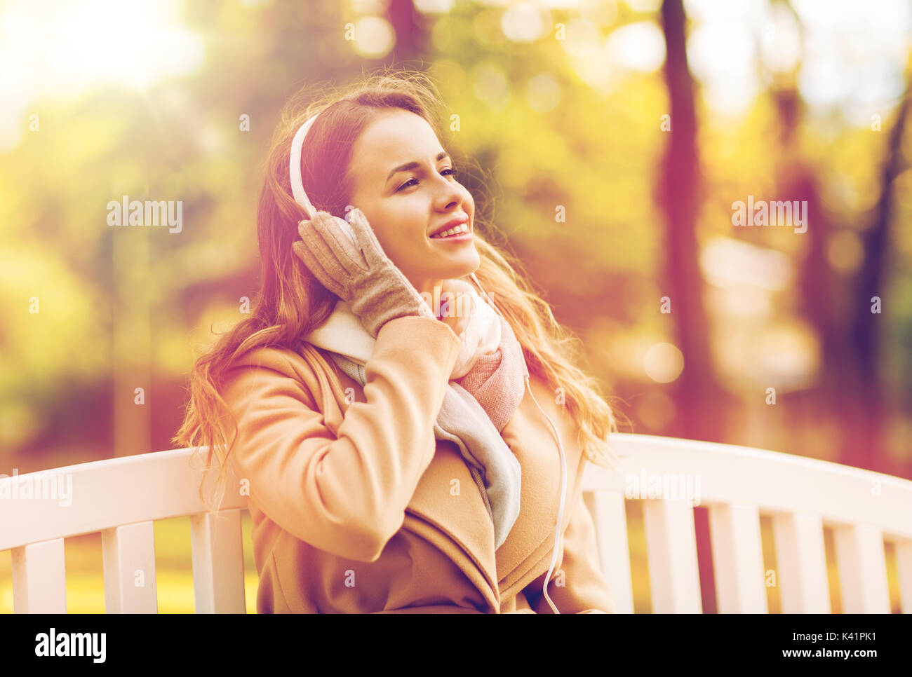 Happy headphones hi-res stock photography and images - Alamy