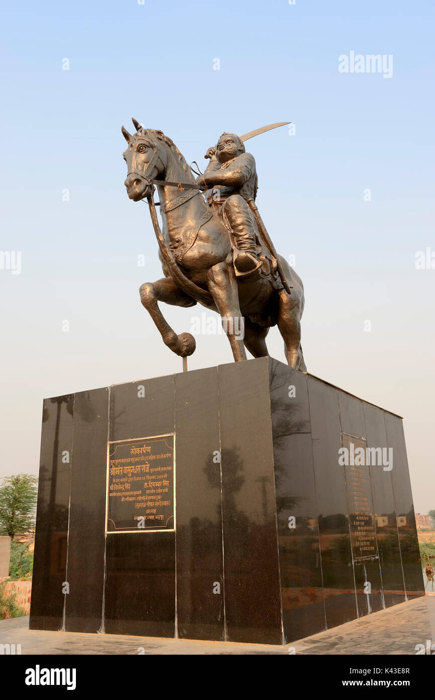 Statue of one Maharaja, Bharatpur, Rajasthan, India  | Statue eines Maharadscha, Bharatpur, Rajasthan, Indien Stock Photo