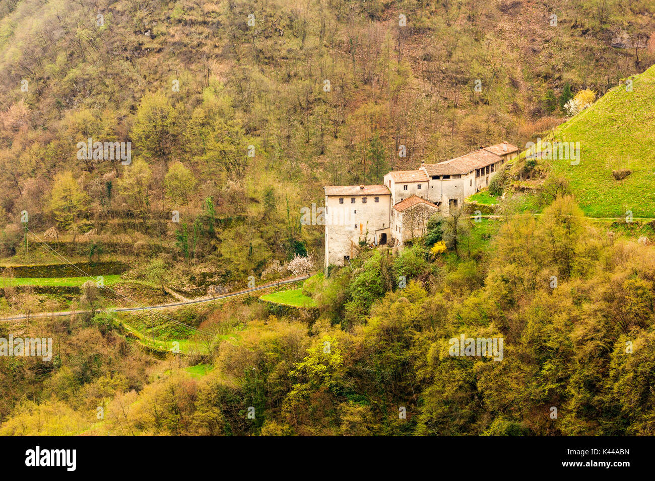 Stone dwellings, Contrada Giaconi, Val Frenzela, Valstagna, Provincia of Vicenza, Veneto, Italy. Mountain village on valley edge. Stock Photo