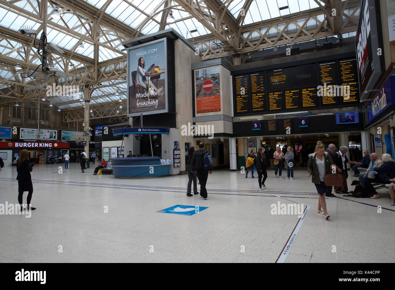 London bridge station train departure board hires stock photography