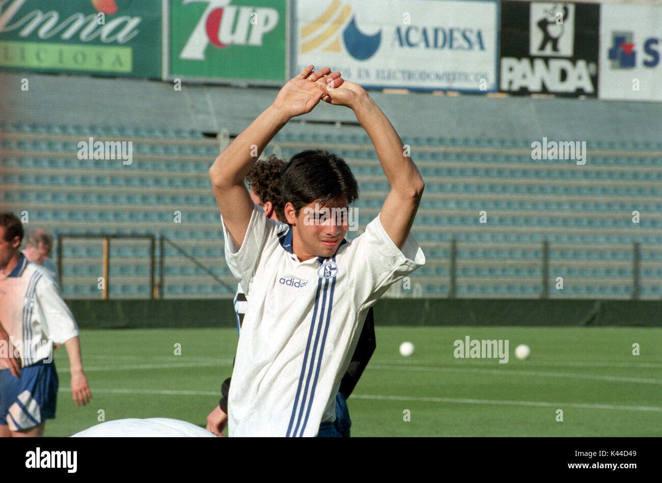 David Wagner of FC Schalke o4 is pictured durining a training session in Santa Cruz de Tenerife, on 7 April 1997. | usage worldwide Stock Photo