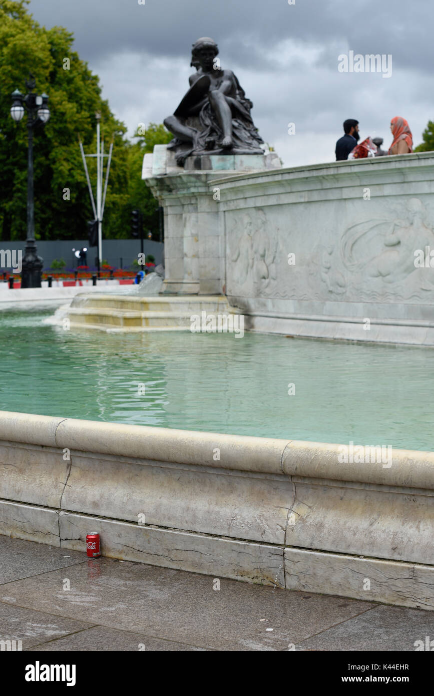 Queen Victoria Memorial is showing signs of cracks and leaks. It stands opposite Buckingham Palace at the head of The Mall, London, UK Stock Photo