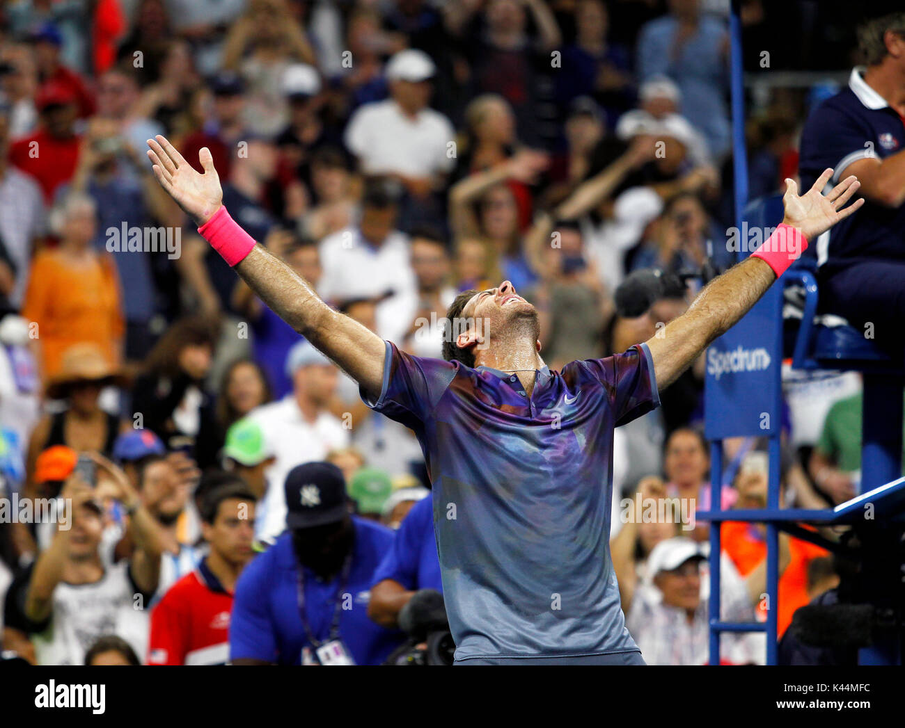 Flushing Meadow, New York, USA. 4th Sep, 2017. US Open Tennis: Juan Martin del Potro of Argentina exults after defeating number 6 seeded Dominic Thiem of Austria in five sets to advance to the quarterfinals at the US Open in Flushing Meadows, New York. Credit: Adam Stoltman/Alamy Live News Stock Photo