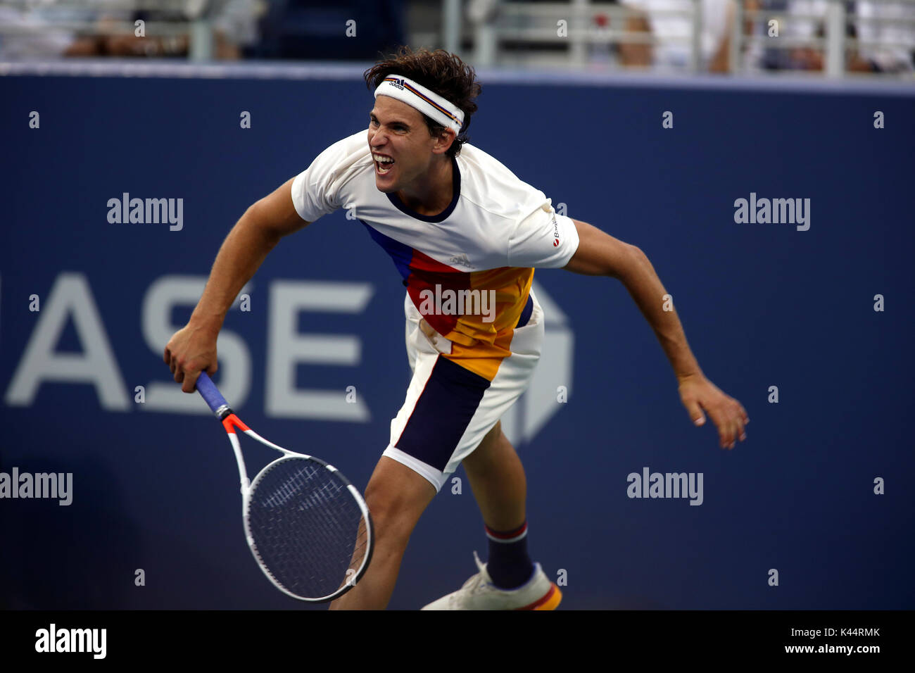 New York, United States. 04th Sep, 2017. US Open Tennis: New York, 4 September, 2017 - number 6 seeded Dominic Thiem of Austria serves during his fourth round match against Juan Martin del Potro of Argentina at the US Open in Flushing Meadows, New York. del Potro won the match in five sets to advance to the quarterfinals. Credit: Adam Stoltman/Alamy Live News Stock Photo