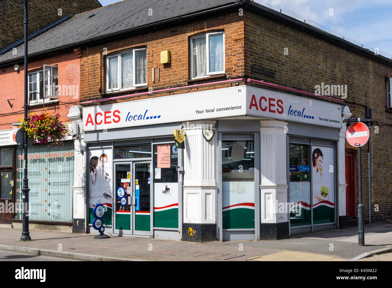 Aces local convenience store in Orpington, Kent Stock Photo