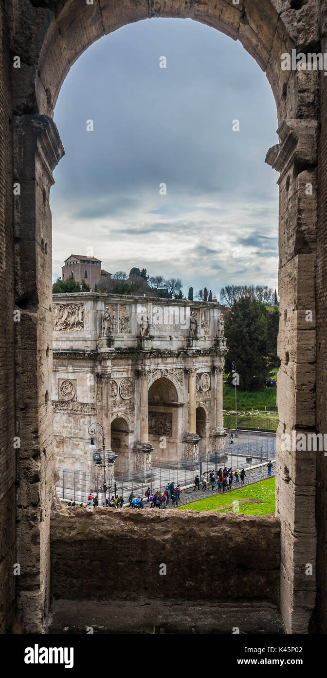 Piazza del Colosseo, Rome, Lazio. The Arch of Constantine in the frame Stock Photo