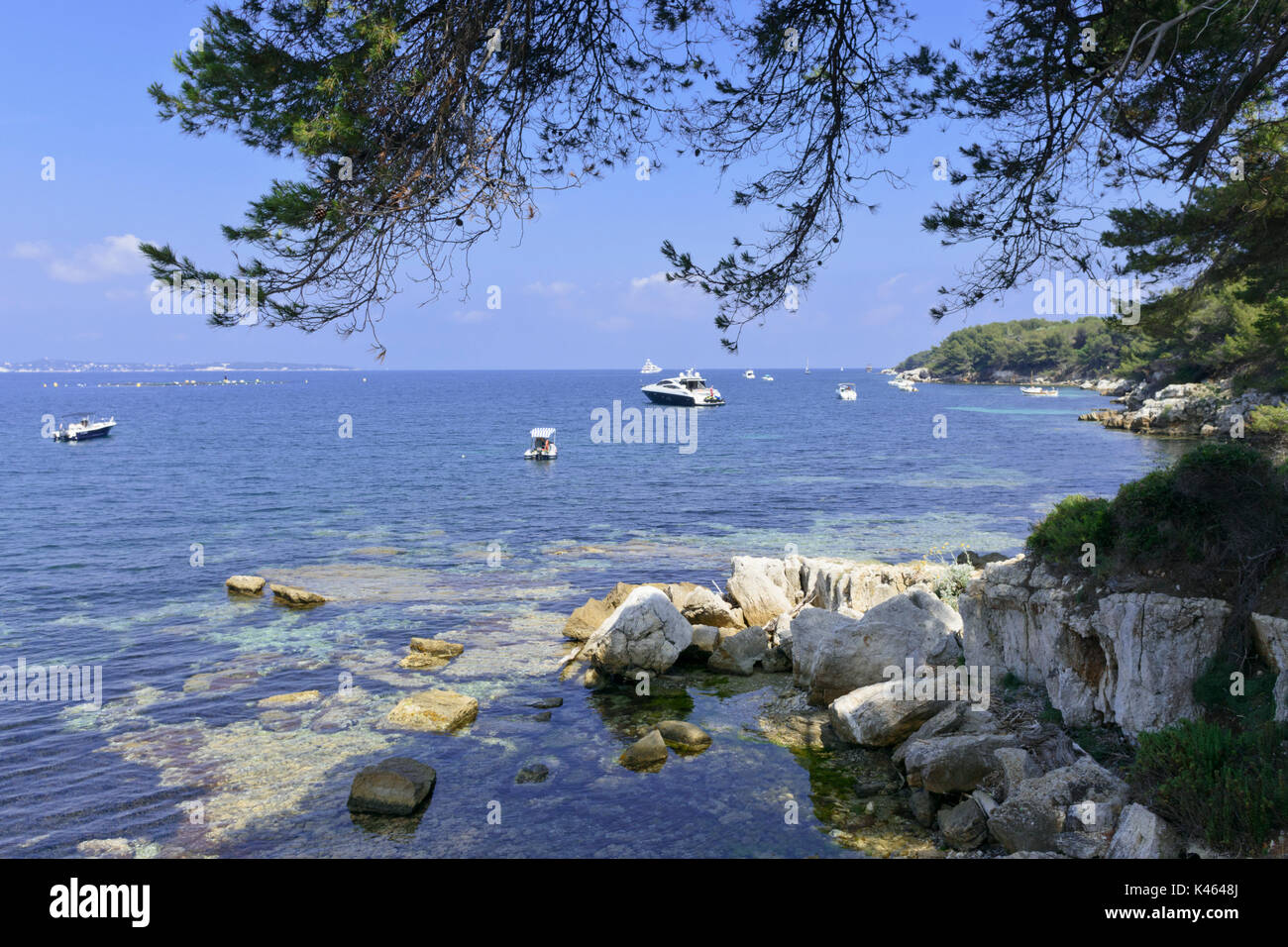 Bay with rocks, Île Sainte-Marguerite, France Stock Photo