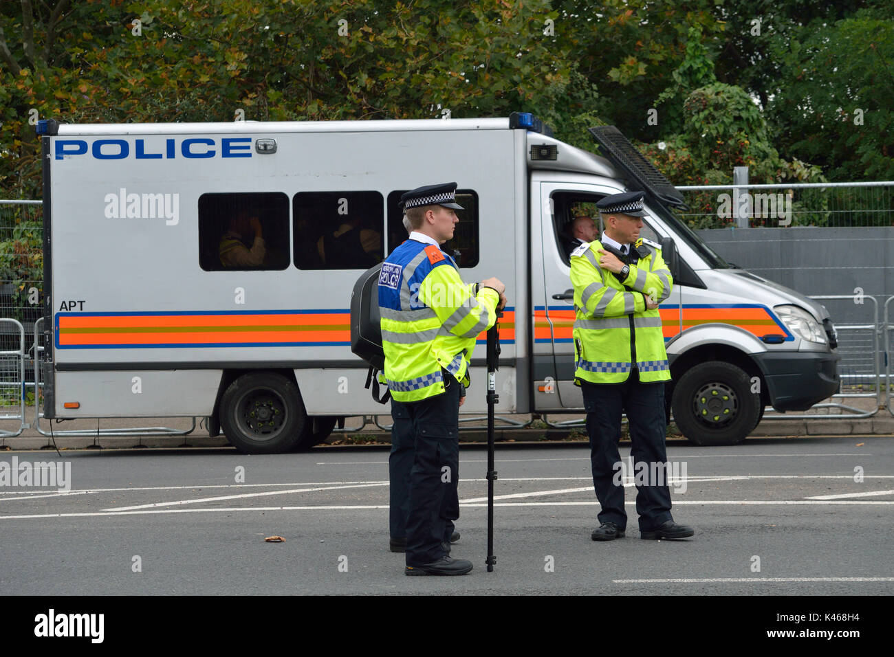 Police fit forward intelligence team hi-res stock photography and ...