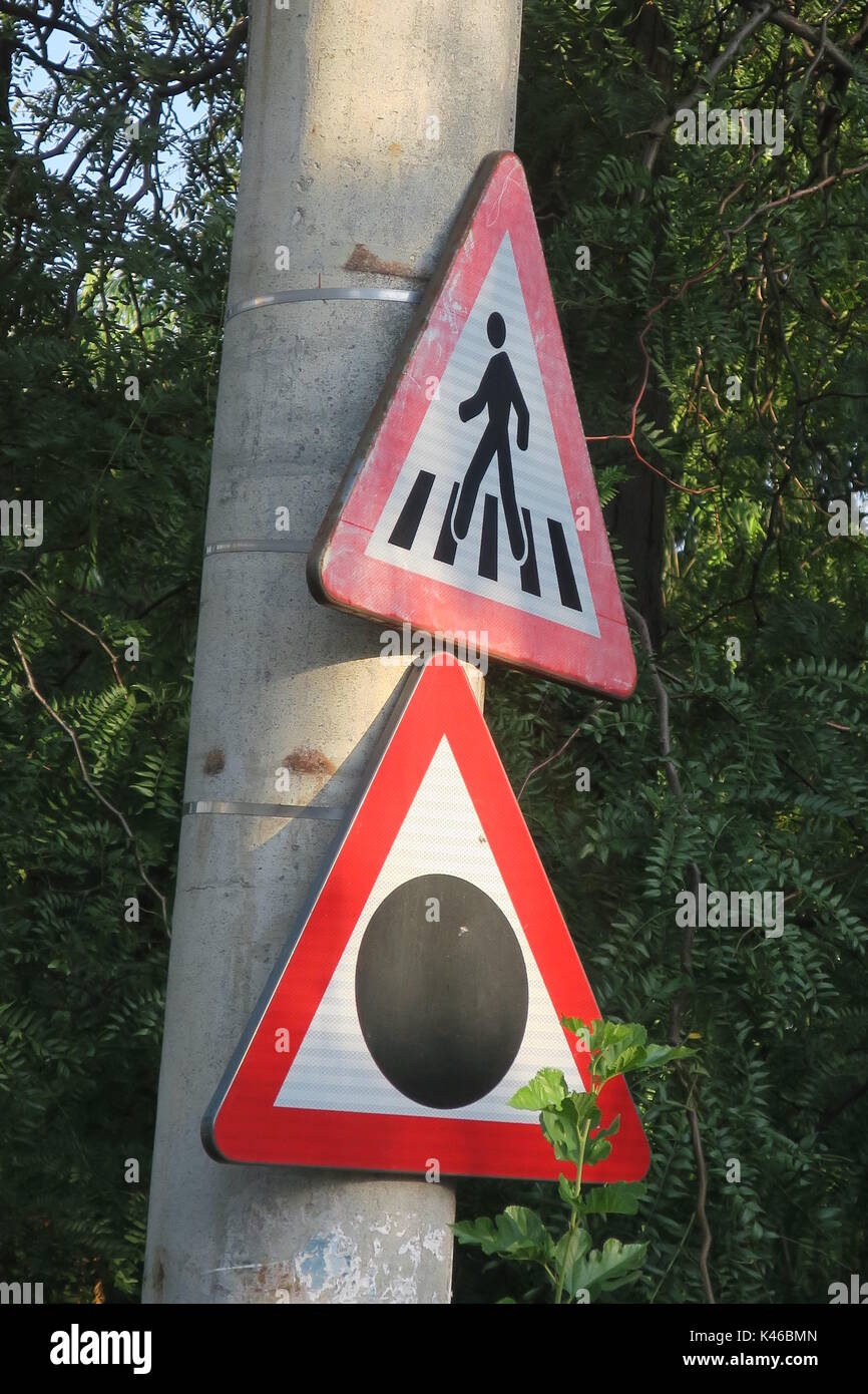 Pedestrian crossing sign red triangle hi-res stock photography and ...