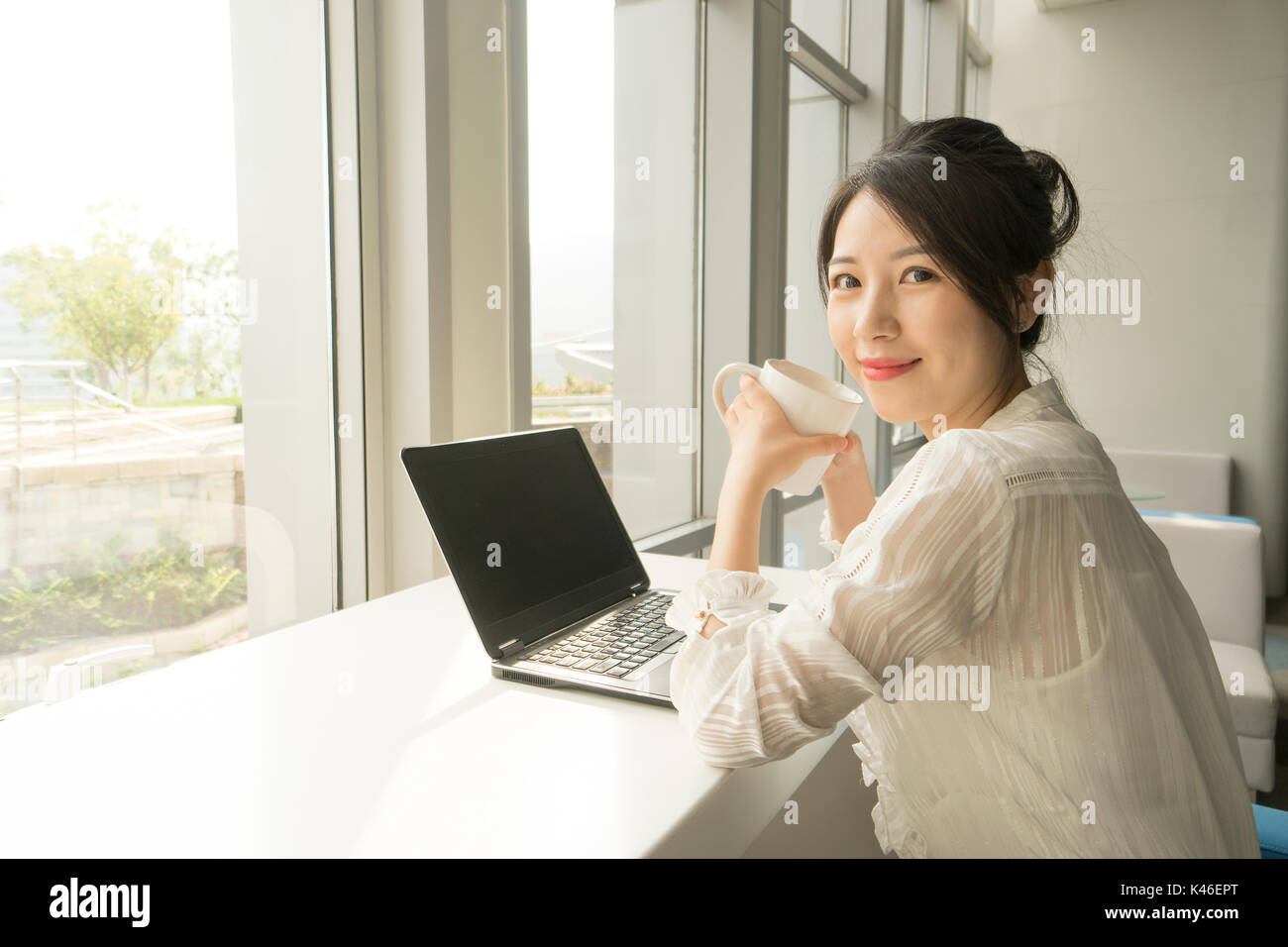 Portrait japanese office lady hi-res stock photography and images - Alamy