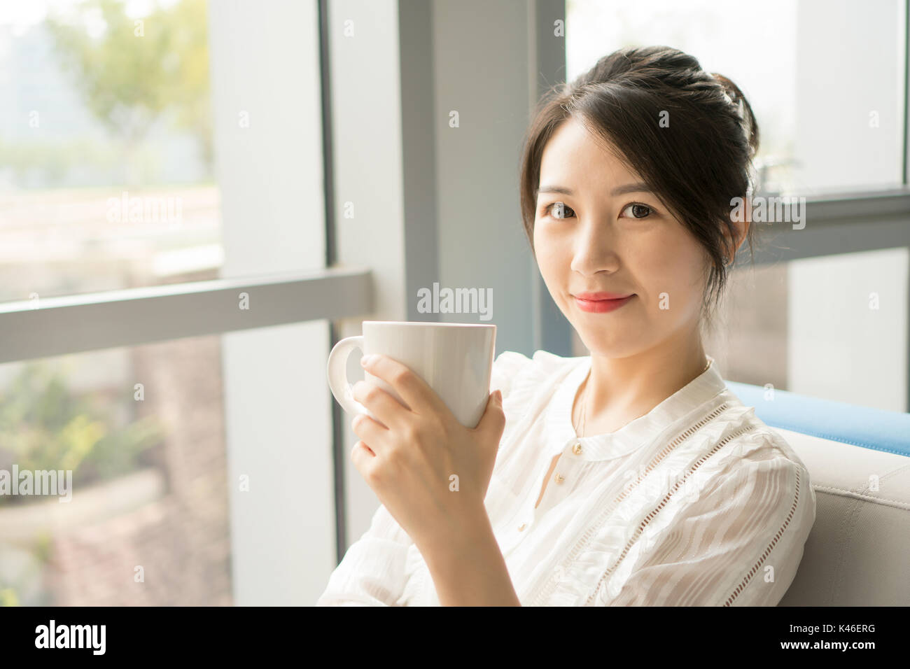 Portrait japanese office lady hi-res stock photography and images - Alamy