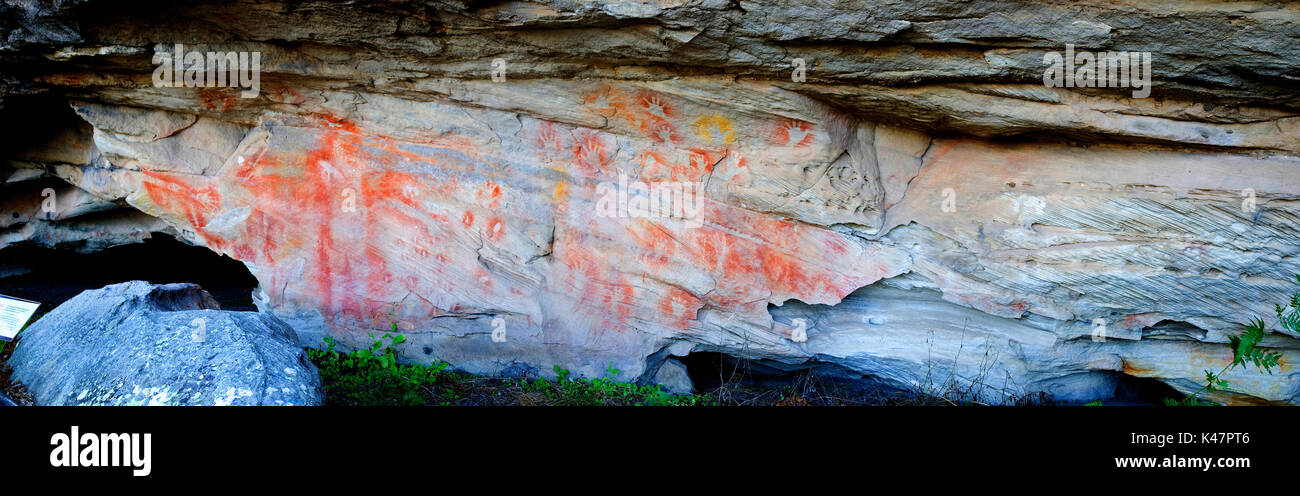 Aboriginal rock art landscape hi-res stock photography and images - Alamy