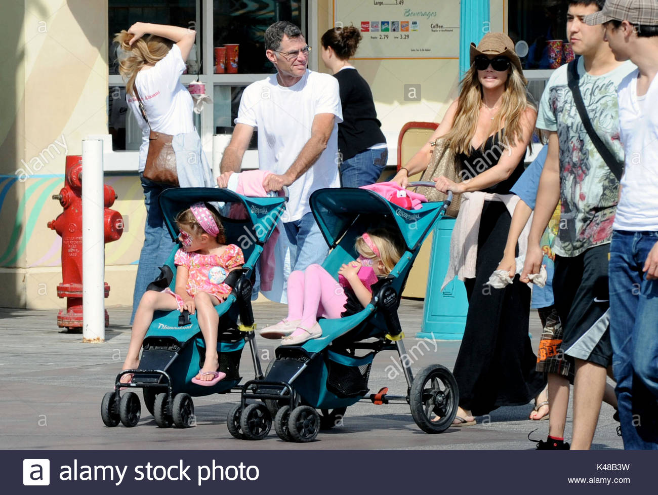 Denise Richards Charlie Sheen And Daughters Lola And Sam Charlie