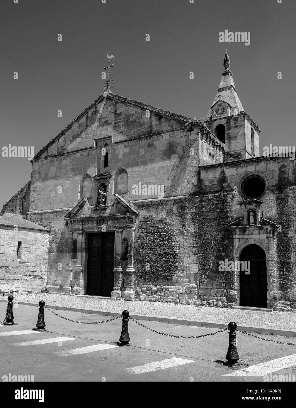Arles - Black main image 1