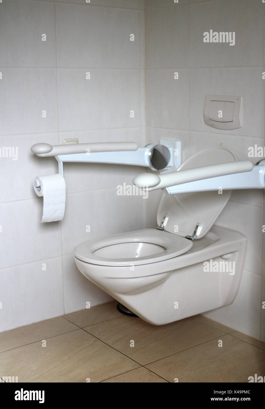 Handicap toilet hires stock photography and images Alamy