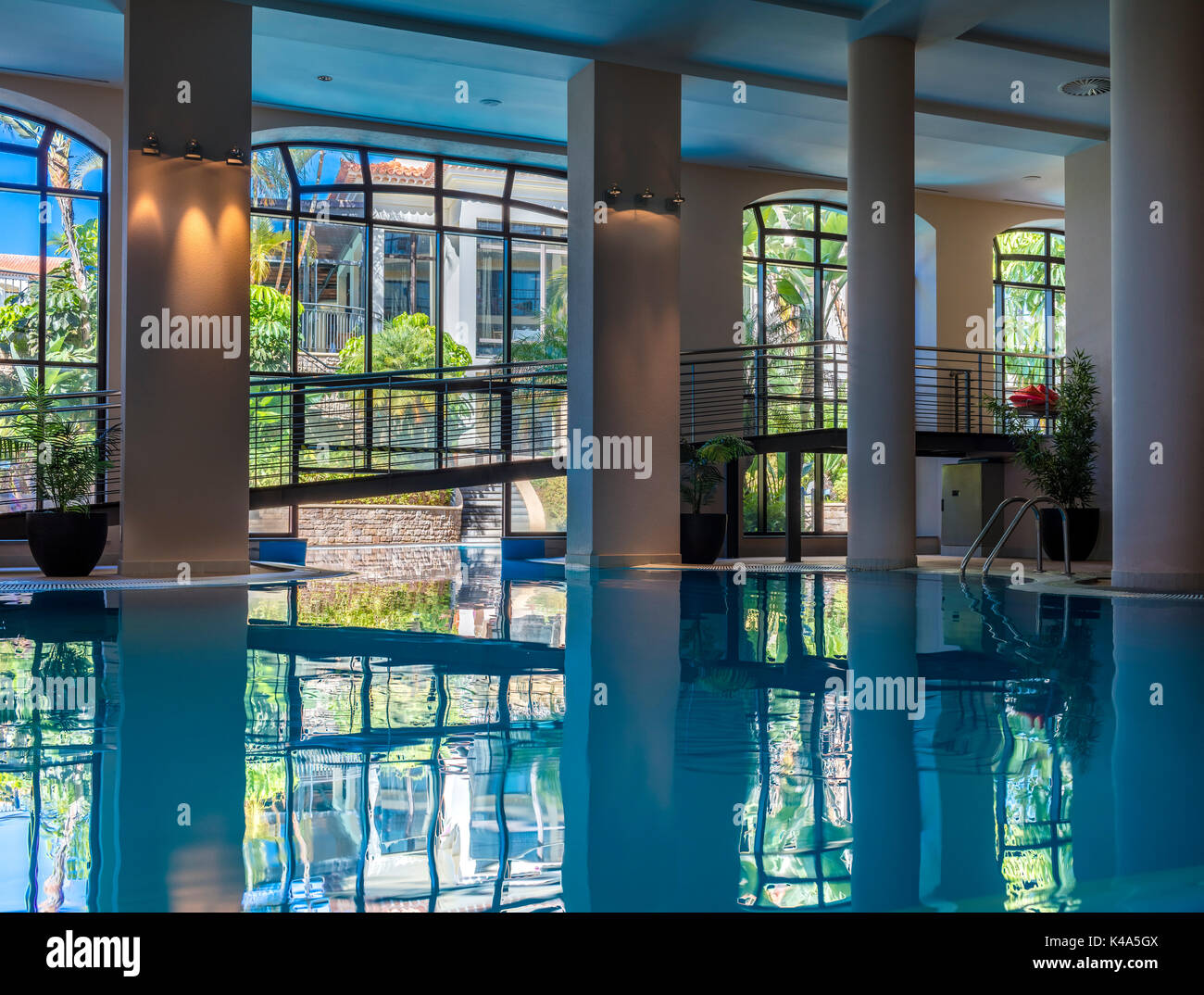 Splashray hi-res stock photography and images - Alamy