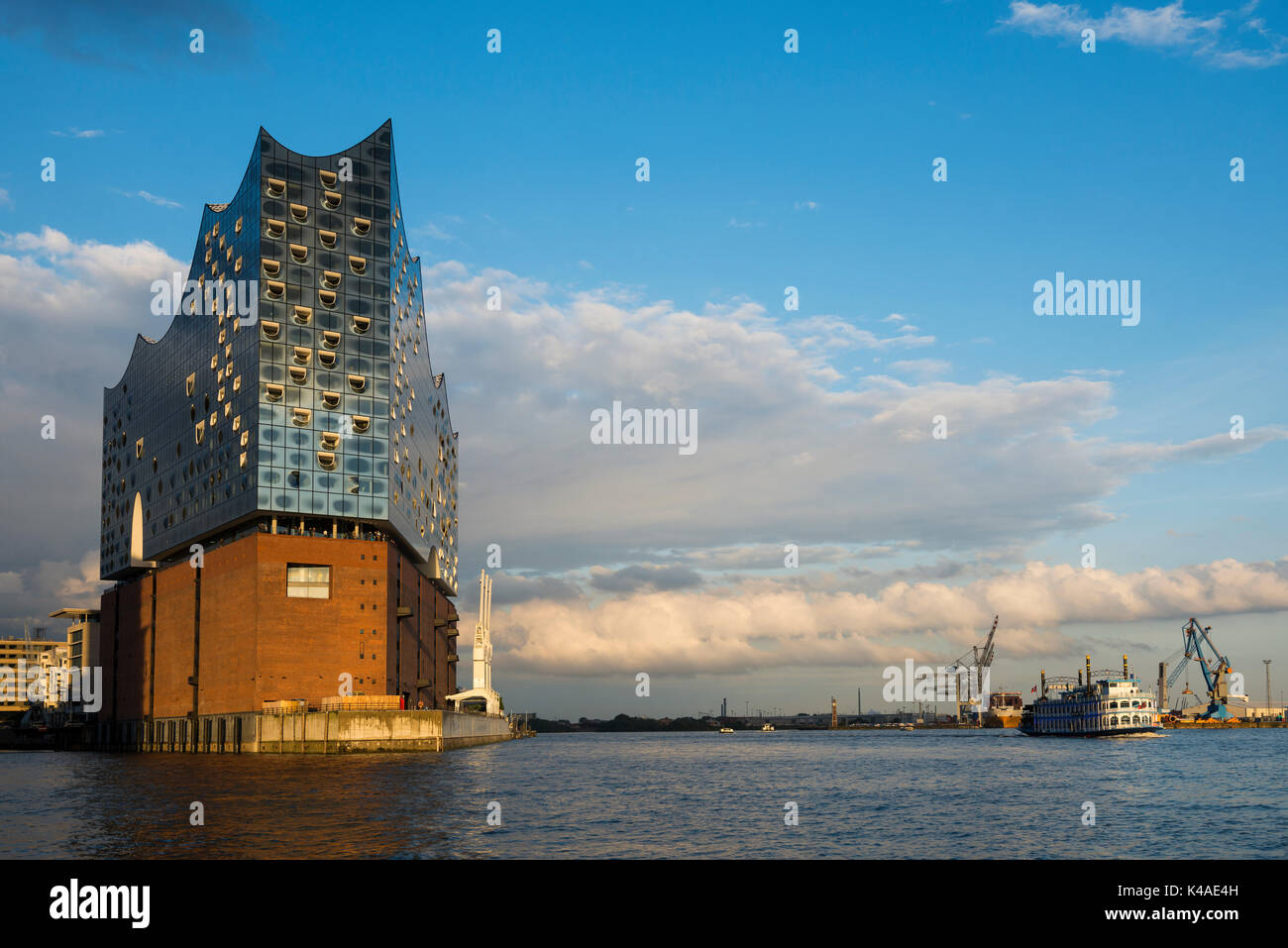 Elbphilharmonie, architects Herzog & De Meuron, Hafencity, Hamburg, Germany Stock Photo