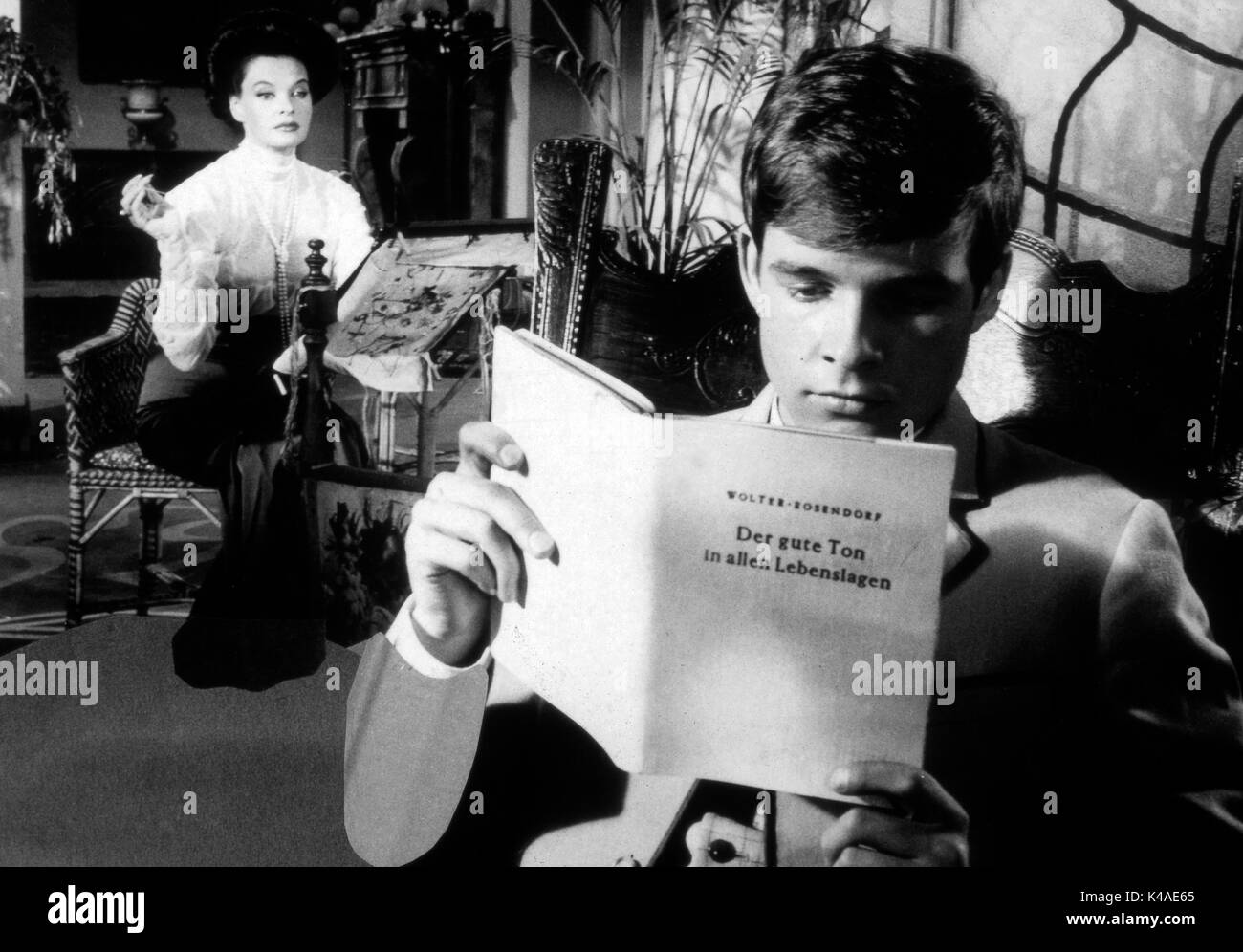 Das schwarz weiss rote Himmelbett, Deutschland/Frankreich 1962, Regie: Rolf Thiele, Darsteller: Margot Hielscher, Thomas Fritsch Stock Photo