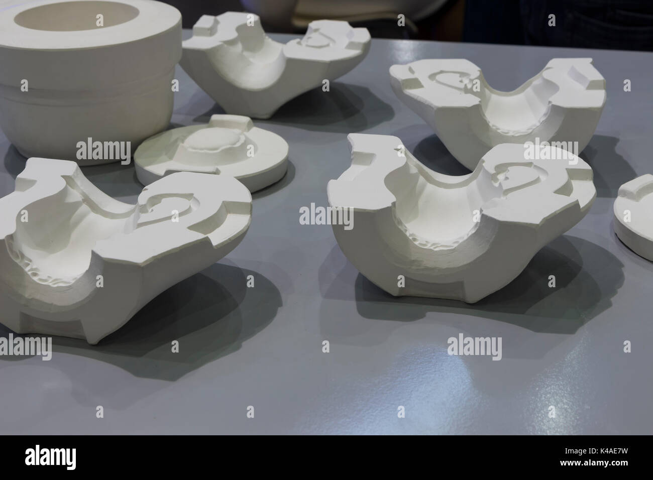 white mould for ceramic slip casting production process,selective focus