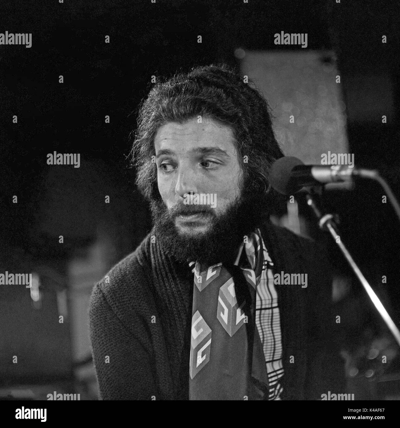 Lieder mit anderen Worten, Sendereihe, Deutschland 1976, Gaststar: Andre Heller Stock Photo