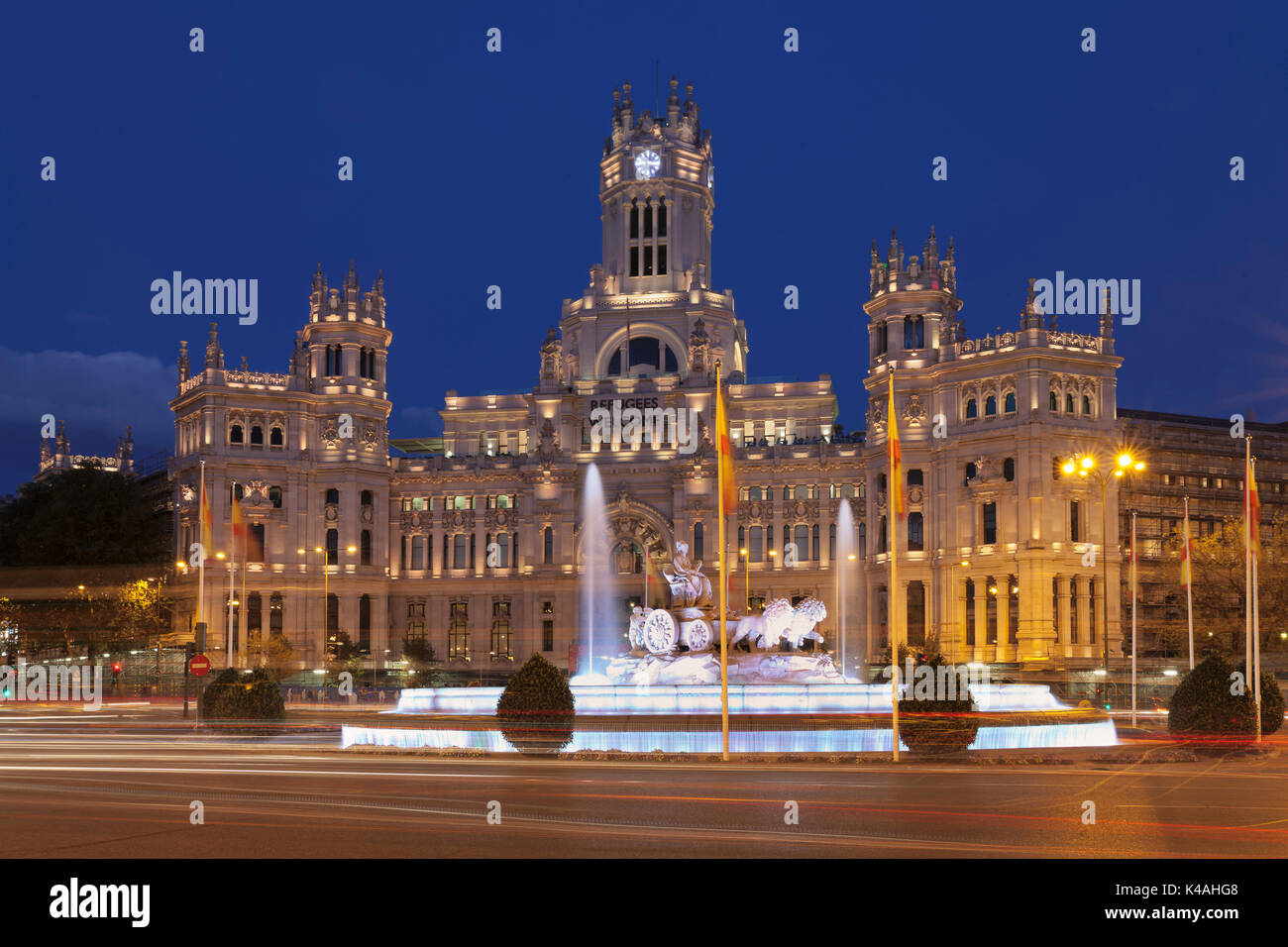 Cibeles Fountain, Fuente de la Cibeles, Palacio de Comunicaciones, Plaza de la Cibeles, Madrid, Spain Stock Photo