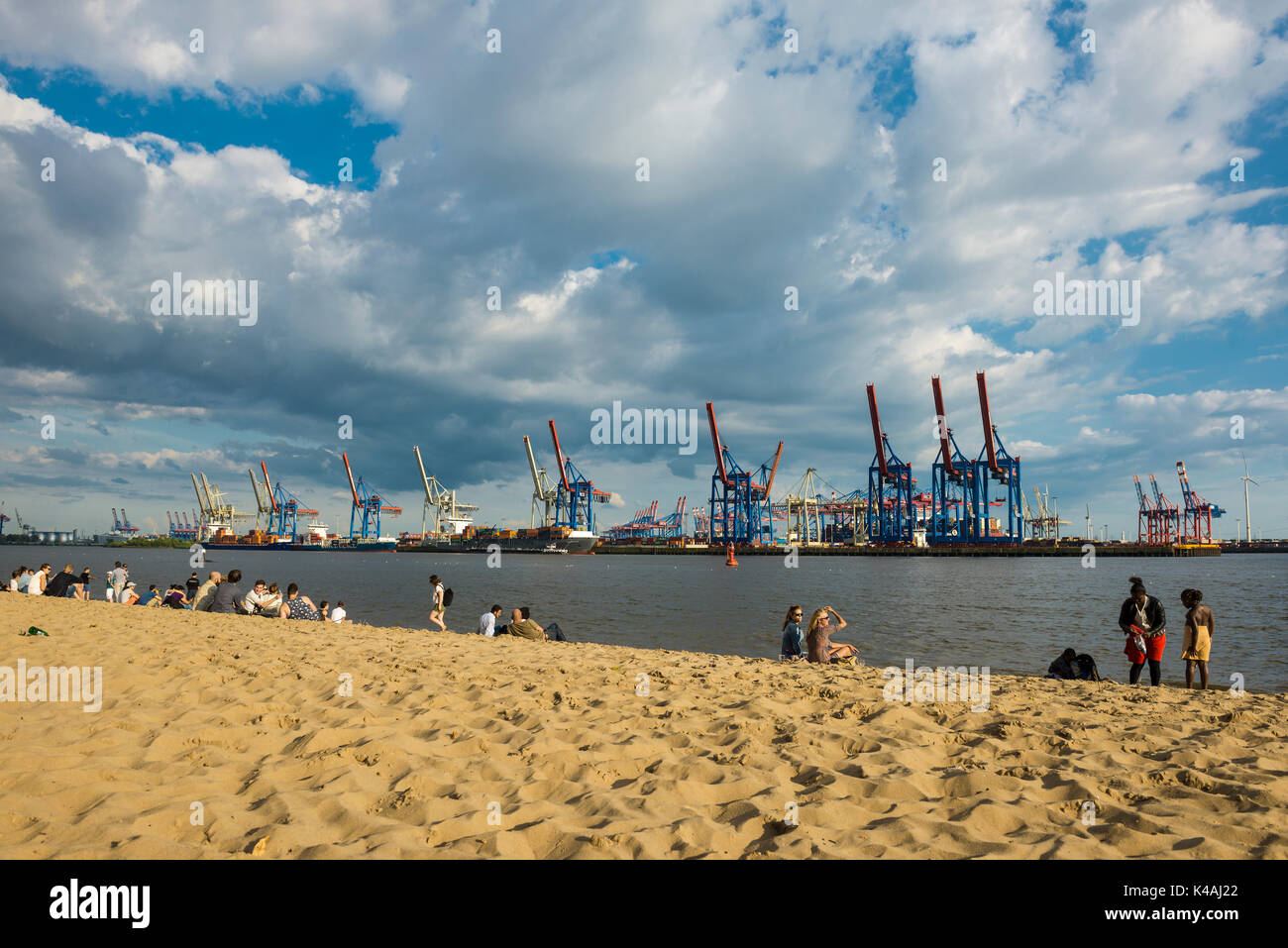 Hamburg city beach hi-res stock photography and images - Alamy