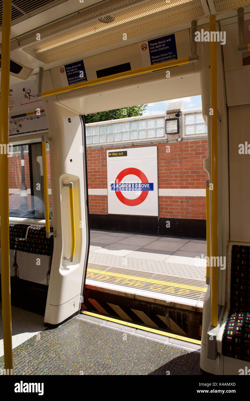 Ladbroke grove underground station hires stock photography and images
