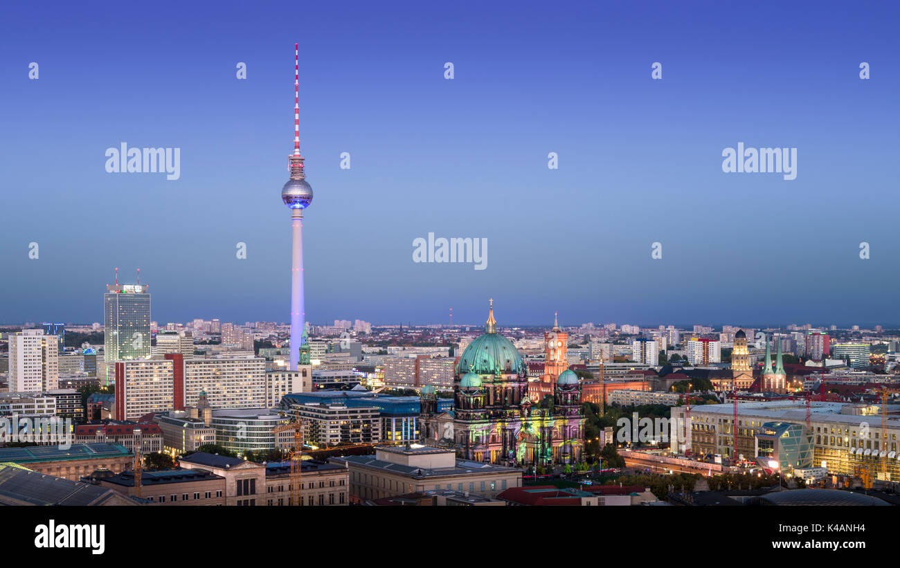 Cityscape berlin hi-res stock photography and images - Alamy