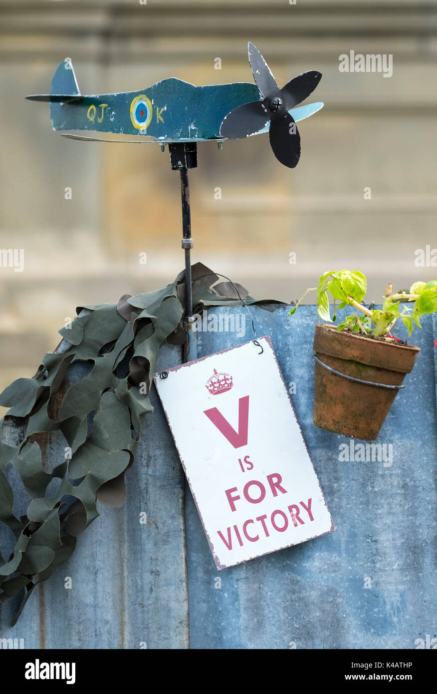 Victory sign hi-res stock photography and images - Alamy