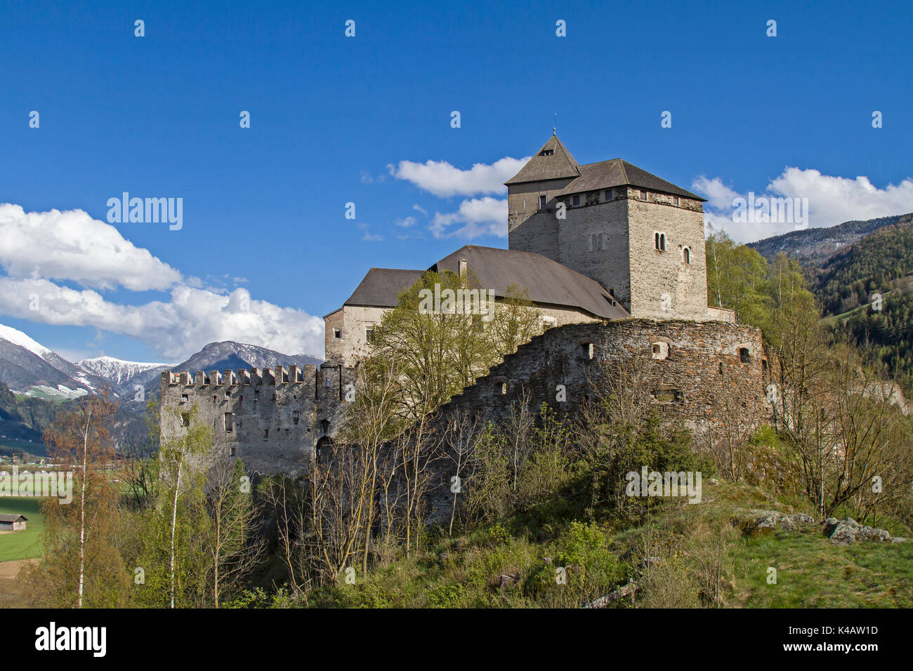 Mittelalterliche Trutzburg Südlich Von Sterzing In Südtirol Zu Finden Stock Photo