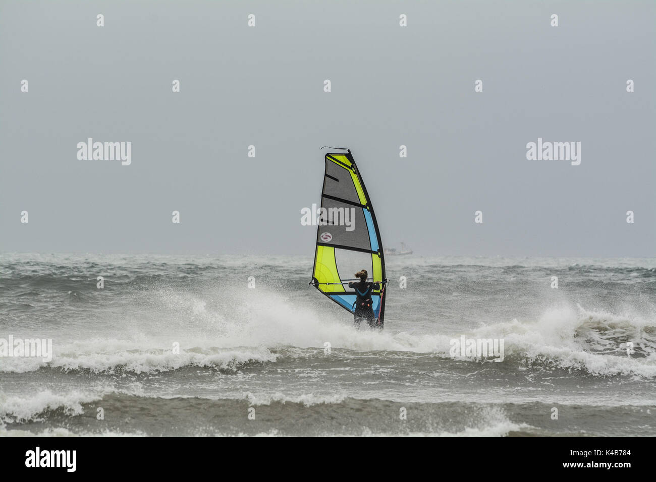 Marazion, Cornwall, UK. 5th Sep, 2017. UK Weather. Strong winds brought out the windsurfers this afternoon at Marazion. Credit: Simon Maycock/Alamy Live News Stock Photo