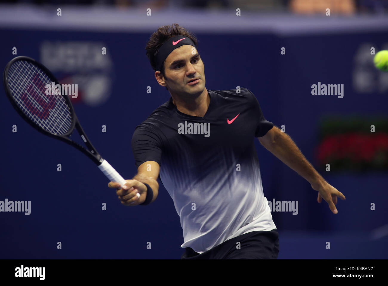 New York, United States. 04th Sep, 2017. US Open Tennis: New York, 4  September, 2017 - Roger Federer during his fourth round match against  Phillip Kolschrieber at the US Open in Flushing