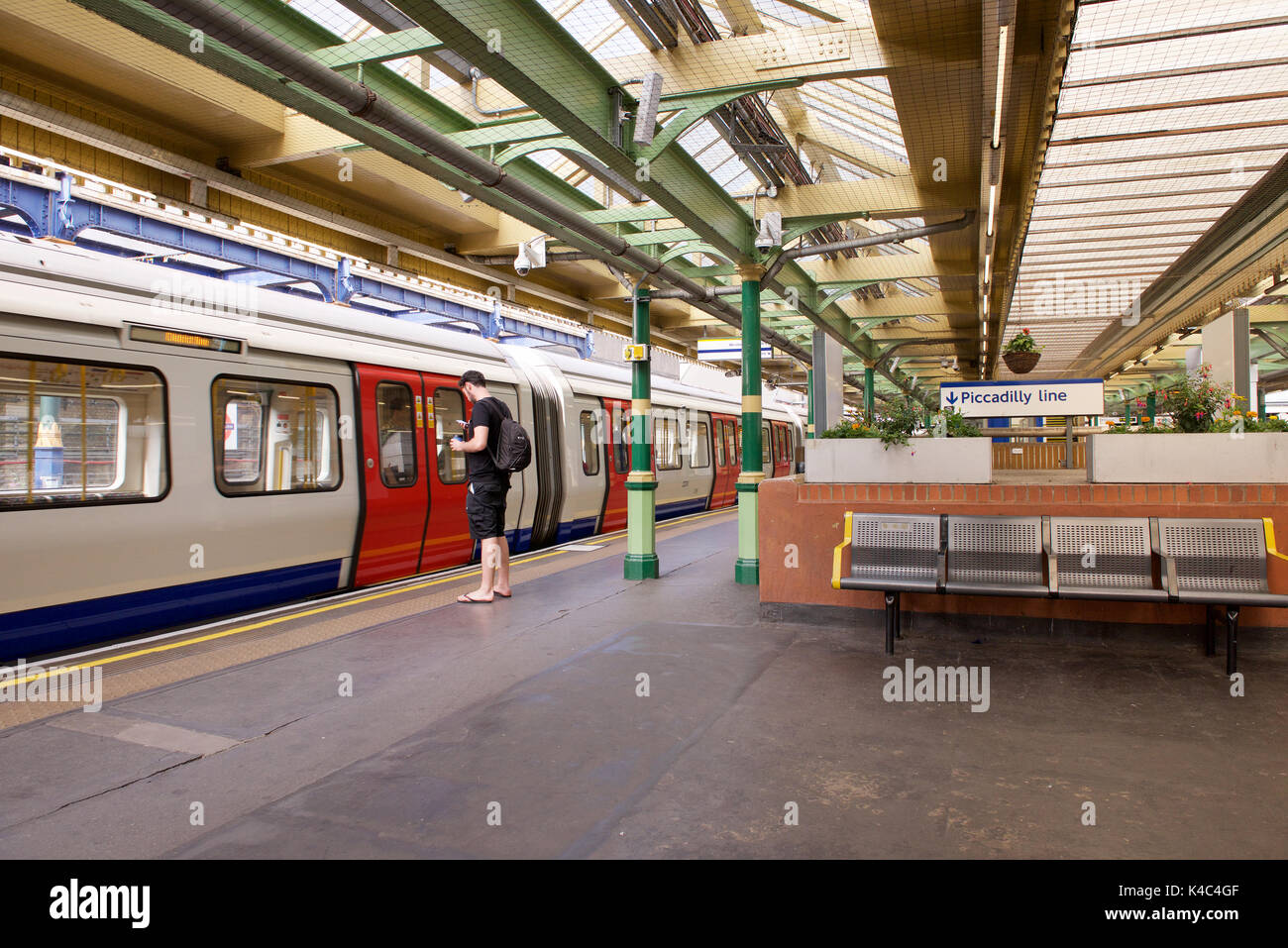 Train at South Kensington Underground station in London Stock Photo Alamy