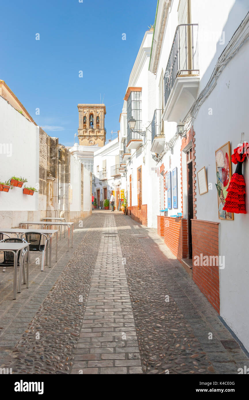 Lane In Arcos De La Frontera To The Basí Lica De Santa Marí A, White Towns Of Andalusia, Province Of Cádiz, Spain Stock Photo