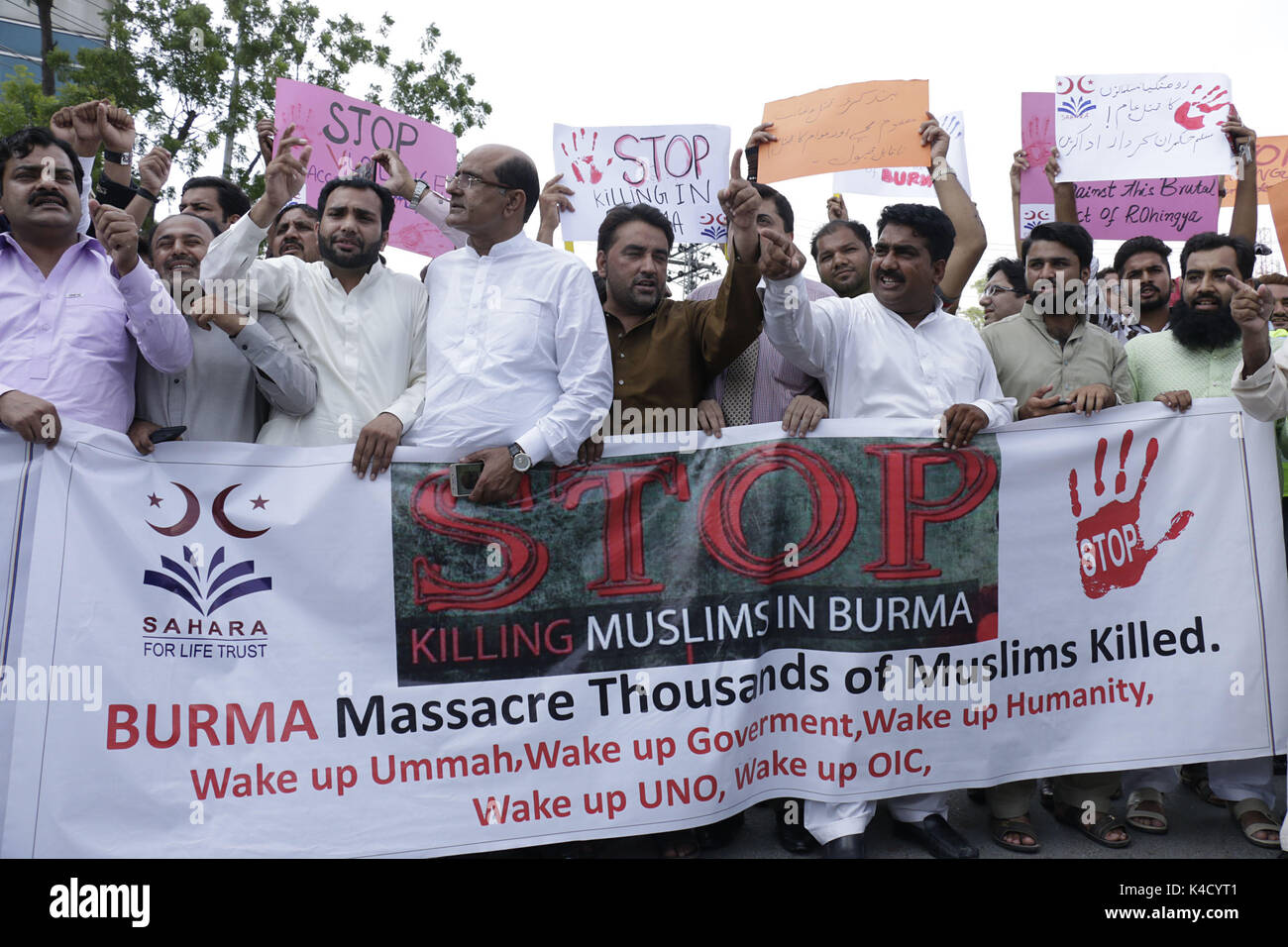 Lahore, Pakistan. 05th Sep, 2017. Members of Pakistani civil society ...