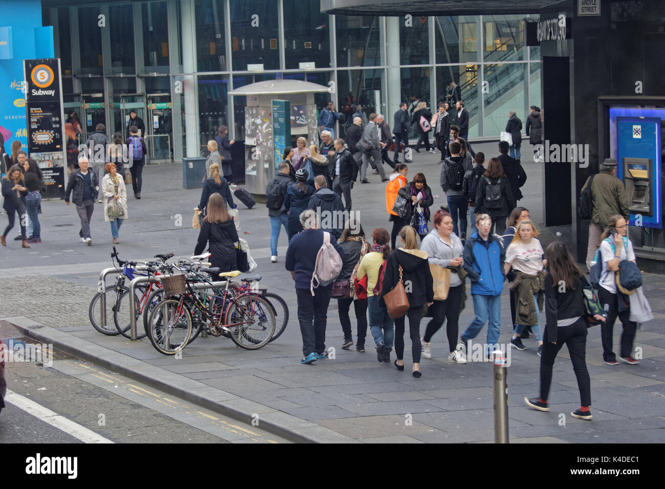 Crowded busy crowded street hi-res stock photography and images - Alamy
