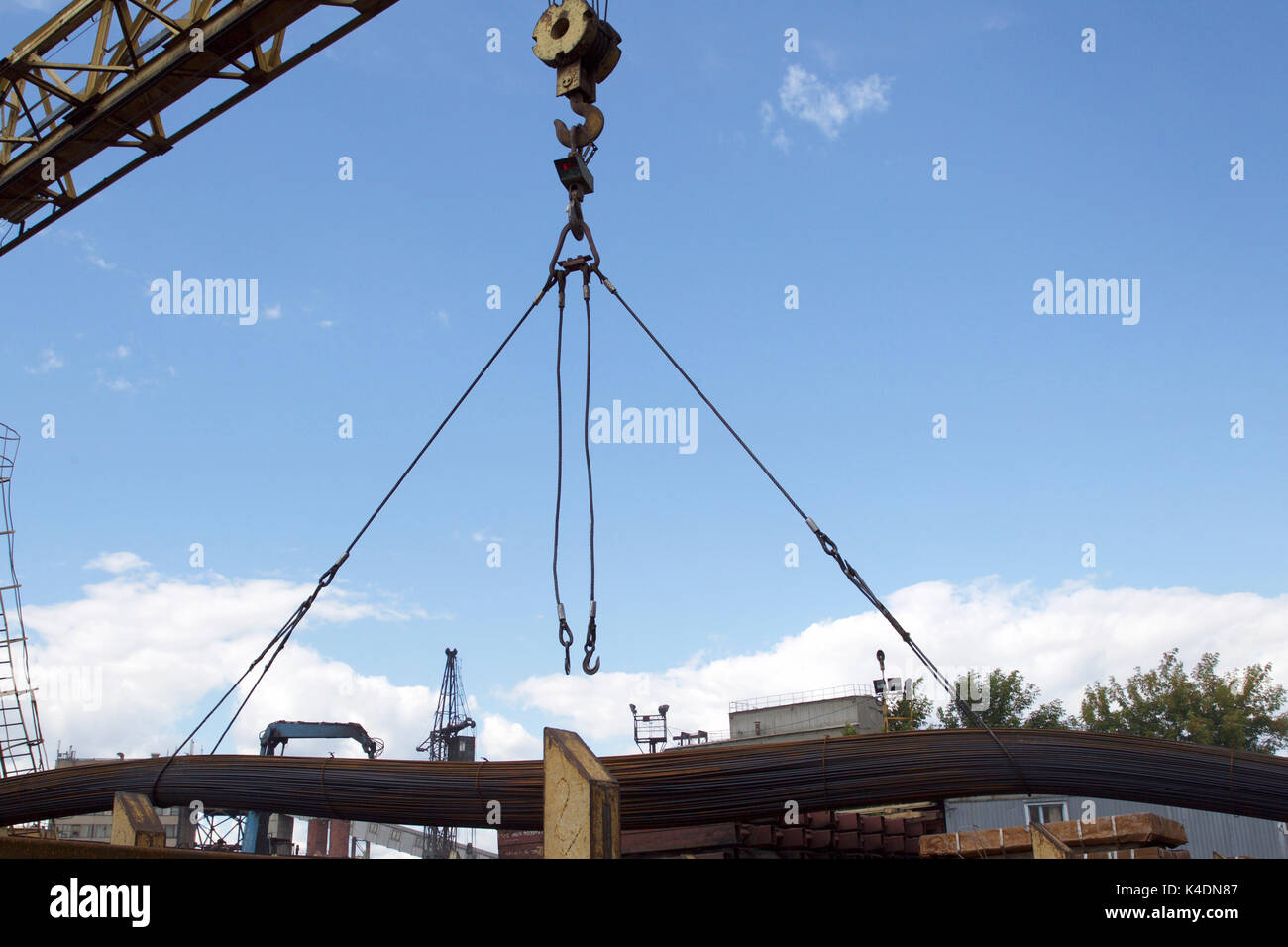 Structural elements of the crane during loading and unloading in the ...