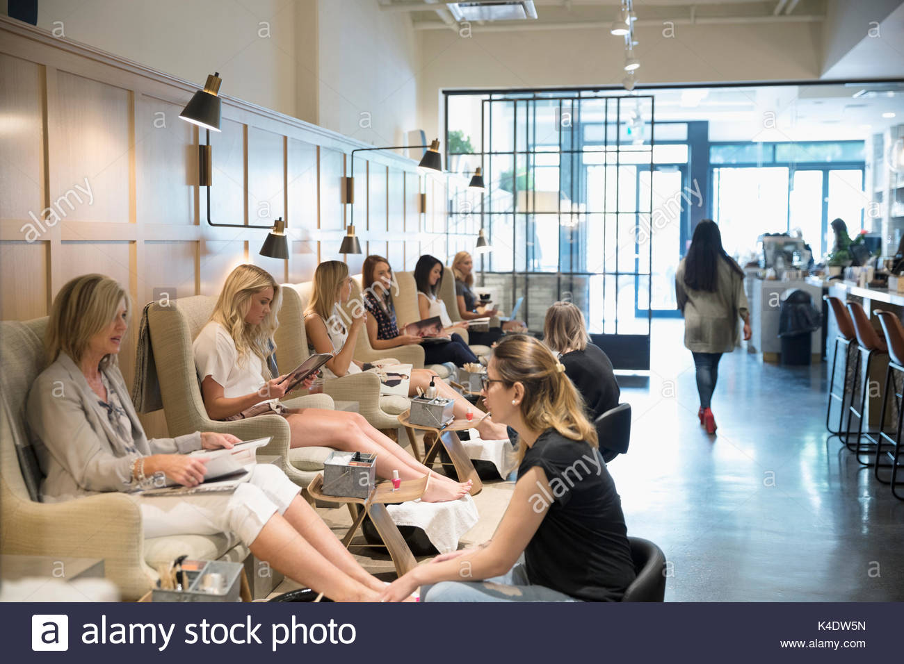 Pedicure salon hires stock photography and images Alamy