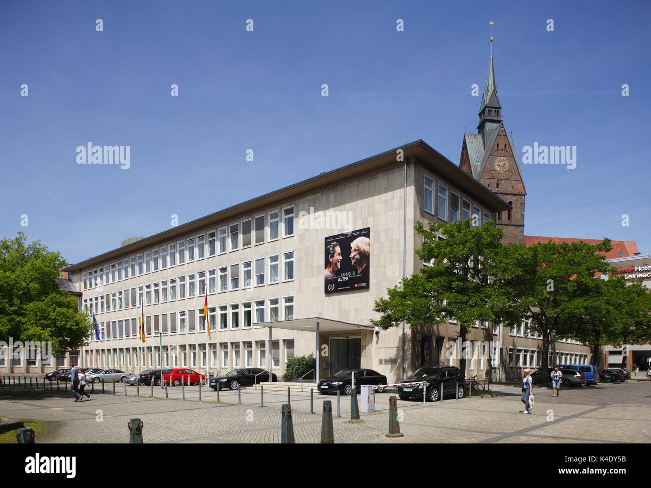 Ministerien-Haus mit Marktkirche, Hinrich-Wilhelm-Kopf-Platz,, Hannover, Niedersachsen, Deutschland Stock Photo