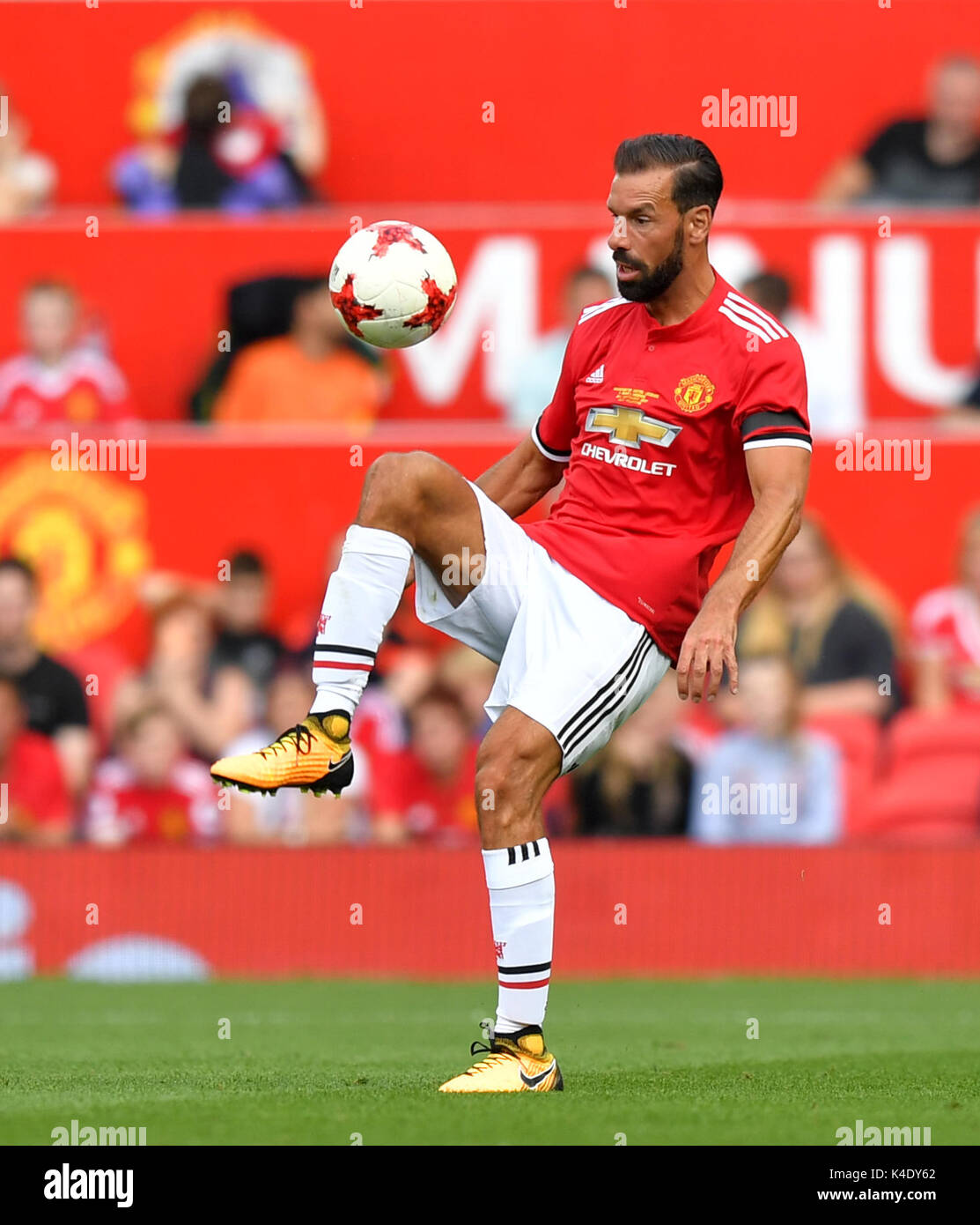 van nistelrooy manchester united jersey