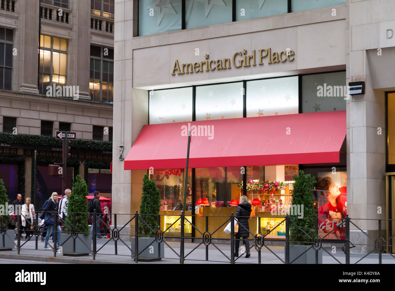 American girl place new york hi-res stock photography and images - Alamy