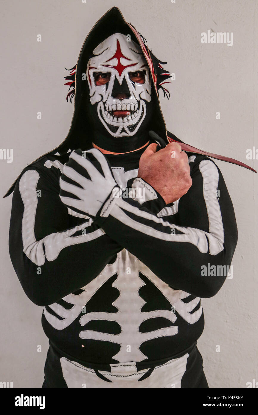 Portrait of the fighter and idol of the Mexican AAA wrestling: La parka.  The Parka AAA better known as the "Chinese parka" as the maximum tour of  the Caravan Three Times Star
