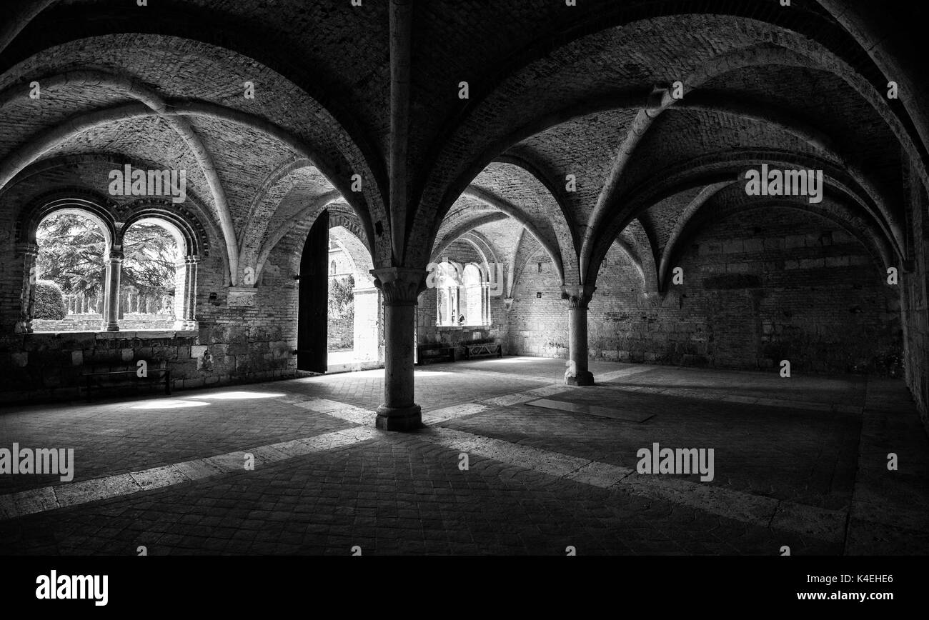 Chapter House at the ruins of the Abbey of San Galgano, Chiusdino Tuscany Italy Europe EU Stock Photo