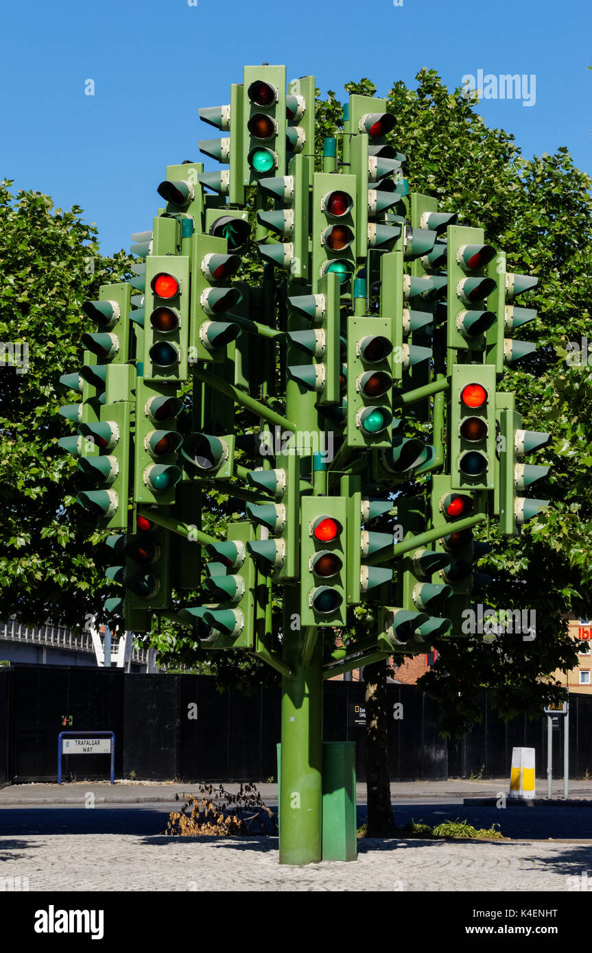 Traffic Light Tree sculpture by Pierre Vivant at Canary Wharf, London