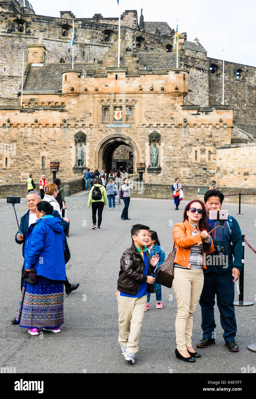Tourists, Edinburgh Castle, Edinburgh, Scotland, UK, GB. Stock Photo