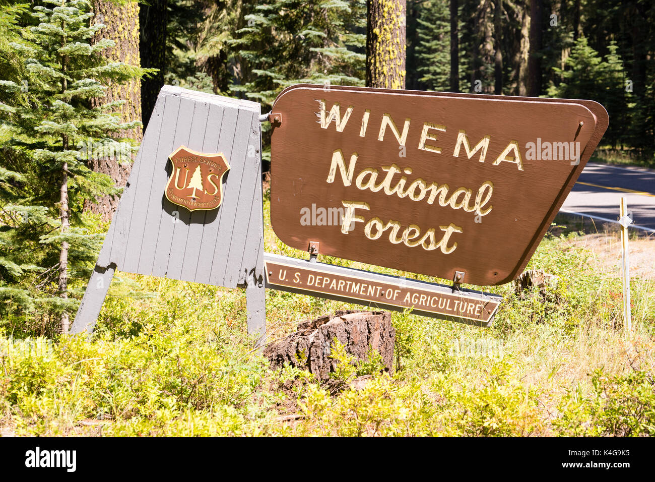 The Winema National Forest sign is leaning forward Stock Photo