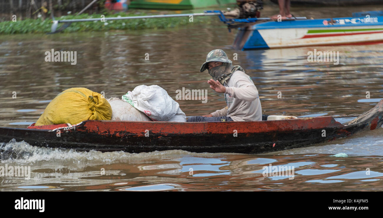 Man carrying full sack on hi-res stock photography and images - Alamy